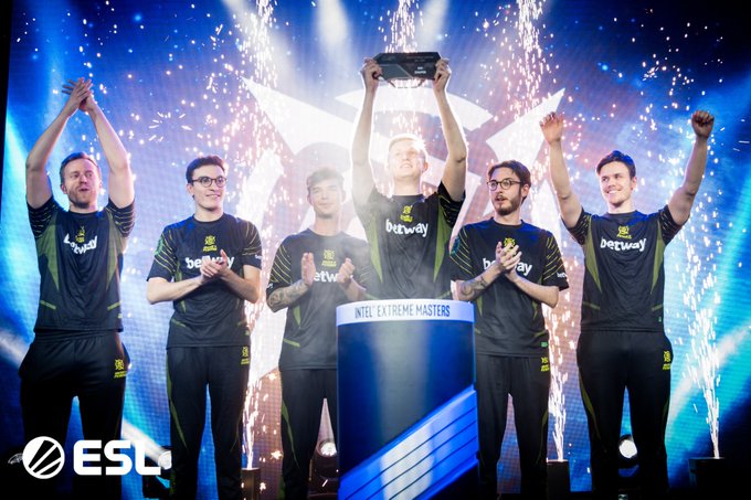 时刻由瑞士 时刻由瑞士